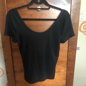 NWOT WILD FABLE BLACK SCOOP NECK RIBBED TEE MED